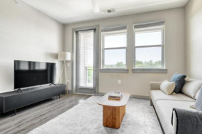 Riverside 2br w pool gym wd nr airport ATX-79